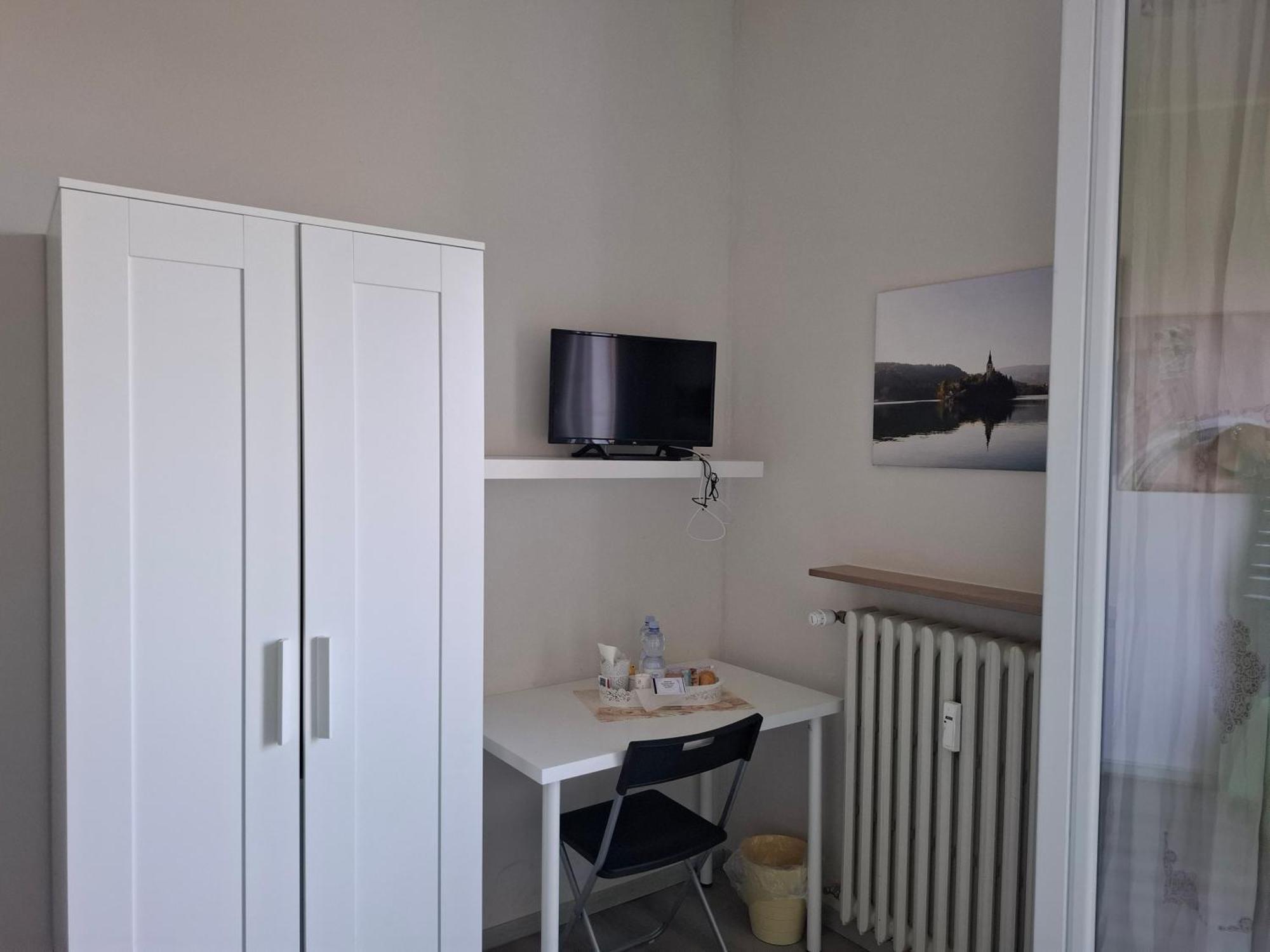 Fare Bnb - Room Del Parco Реджонель-Эмилия Экстерьер фото
